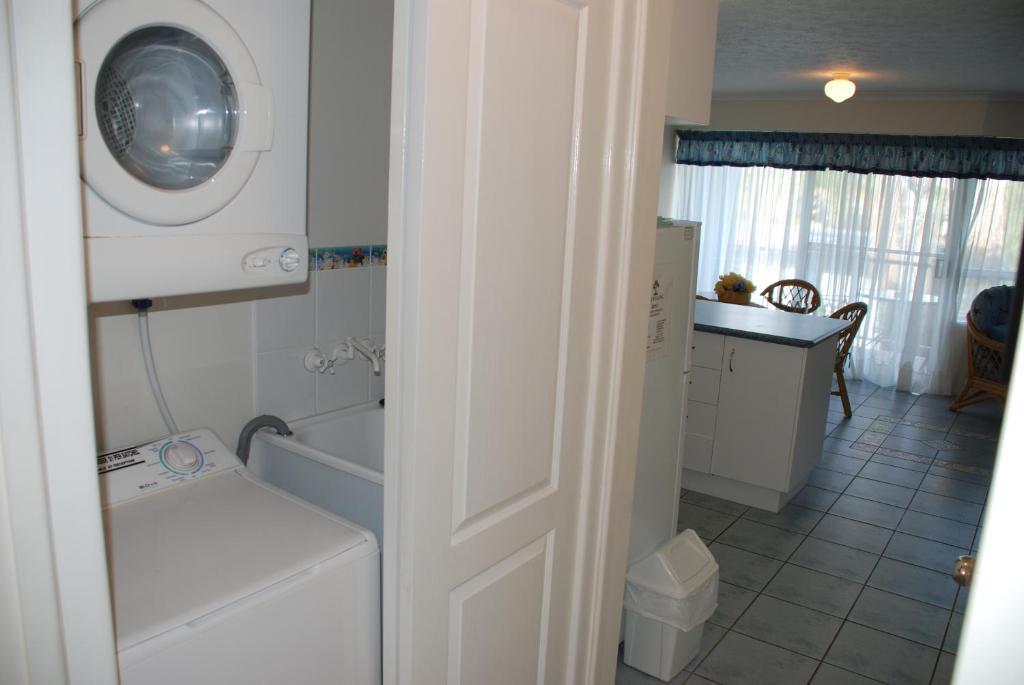 Jade Waters Luxury Apartments Hervey Bay Room photo