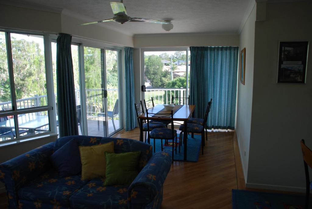 Jade Waters Luxury Apartments Hervey Bay Room photo