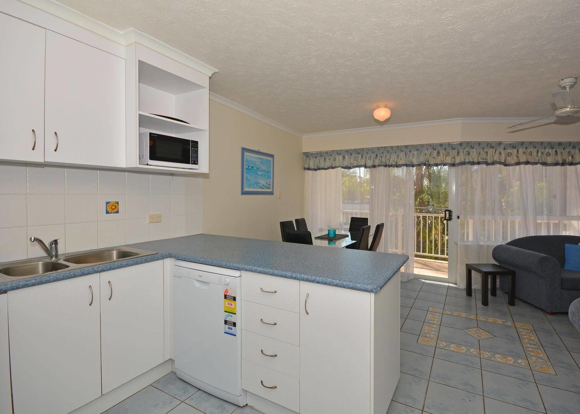 Jade Waters Luxury Apartments Hervey Bay Exterior photo
